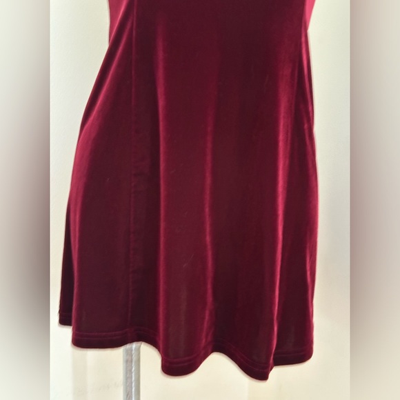 Nicole Miller New York City Red Velvet Black Sequence Neckline Mini Dress Sz 14. - Picture 6 of 11